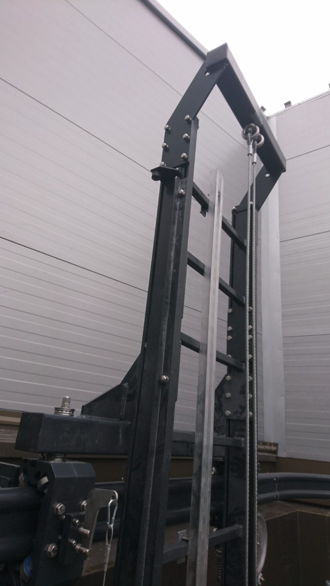 großes metallgestell